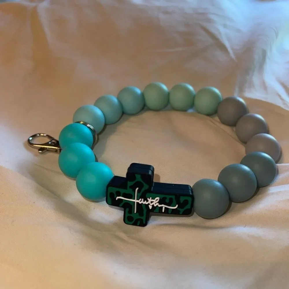 Keychain bracelet wristlet silicone beaded Faith Cross Christ Christian Leopard